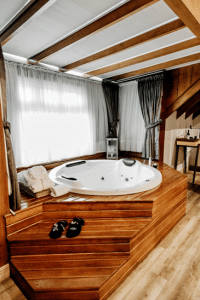 Read more about the article Moving a Hot Tub Efficiently – 5 Tips You Need to Know