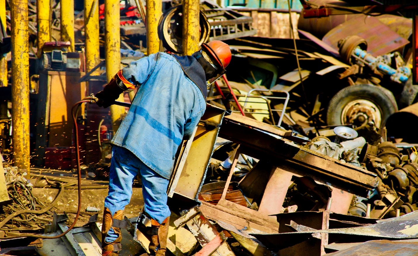 You are currently viewing Commercial Junk Removal: Streamlining Your Business Space